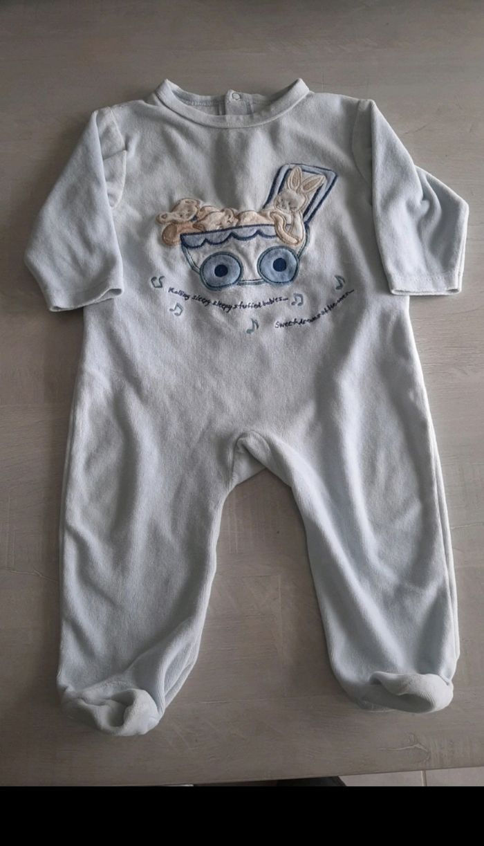 Lot pyjama 6 mois - photo numéro 2