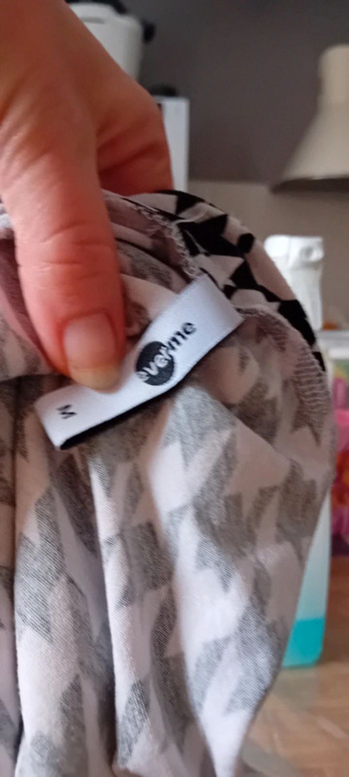 Très joli petit pull noir et blanc 38 - photo numéro 3