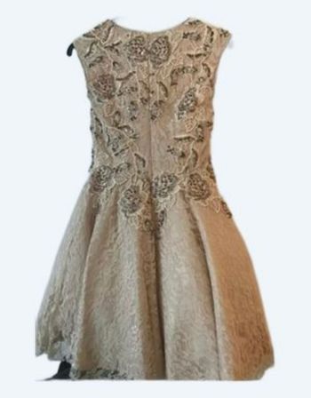 Robe en dentelle brodée