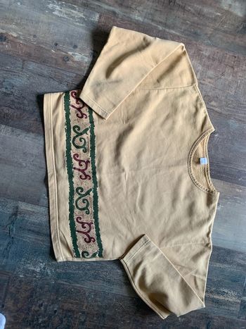 Pull court moutarde motifs géométriques