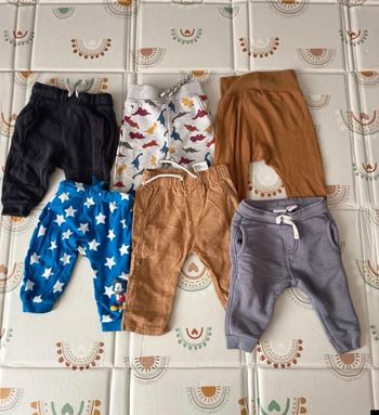 Lot pantalon 6/9 mois 
