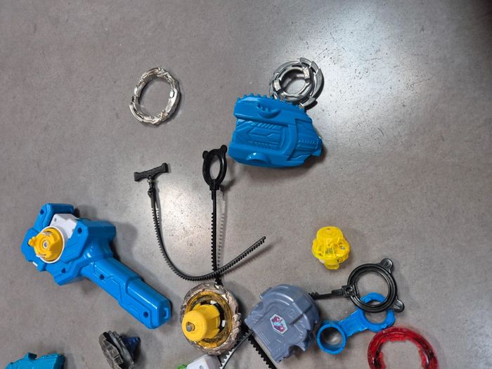 Lot toupies beyblade vrac - photo numéro 5