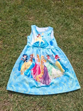Robe princesse disney taille 140 cm
