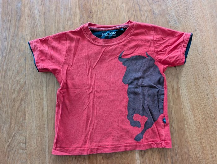 Tee-shirt manches courtes garçon rouge motif taureau 3 ans