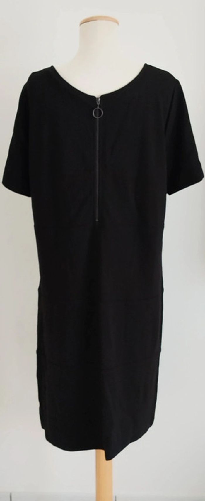 Robe manches courtes noire Betty Barclay taille 40 - photo numéro 3