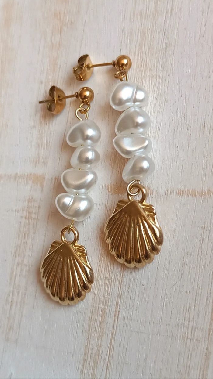 Jolie paire de boucles d'oreilles pendantes estivales