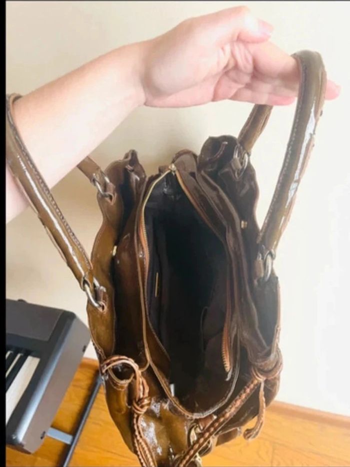 Sublime sac en cuir vernis plinio visona - photo numéro 8