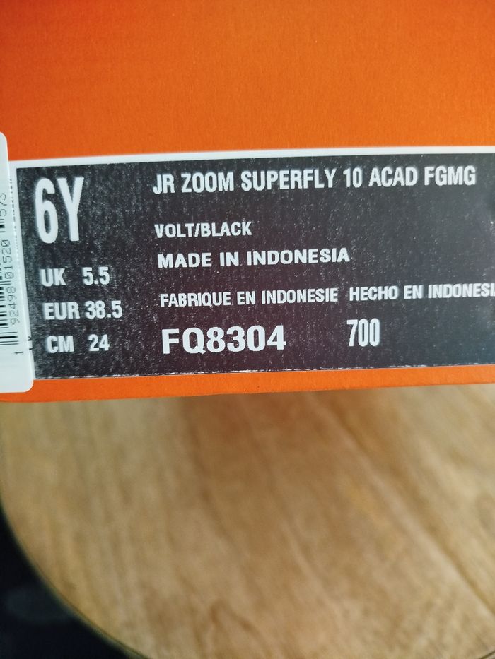 Crampons Nike T 38,5 - photo numéro 10