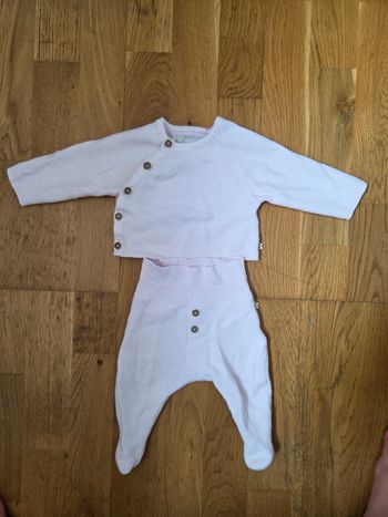 Ensemble bebe en tricot 