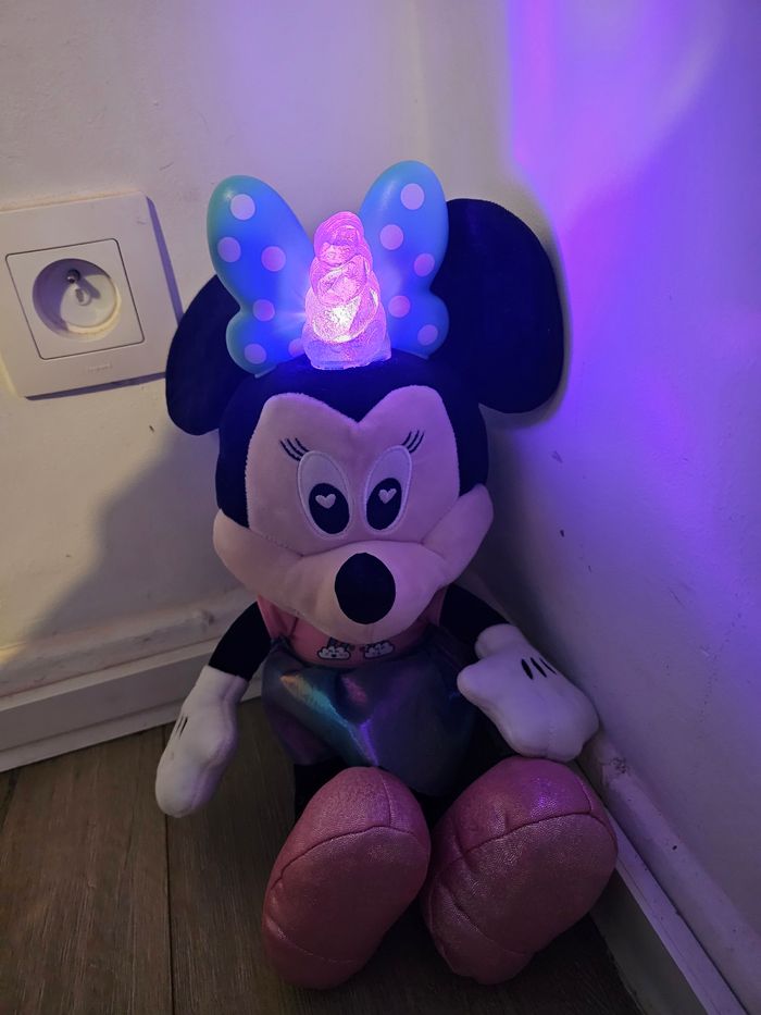 Peluche minnie lumineuse - photo numéro 4