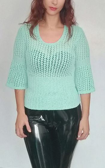 Joli pull crochet menthe taille 1