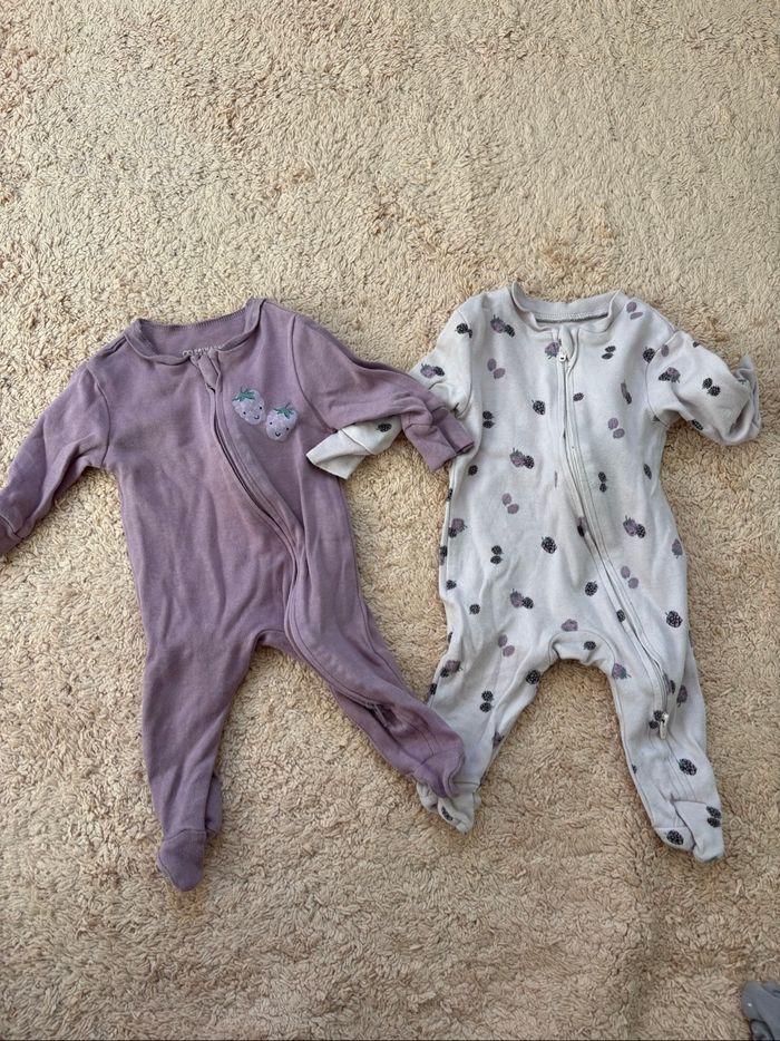 Lot de 2 pyjamas grenouillères  manches longues taille naissance primark