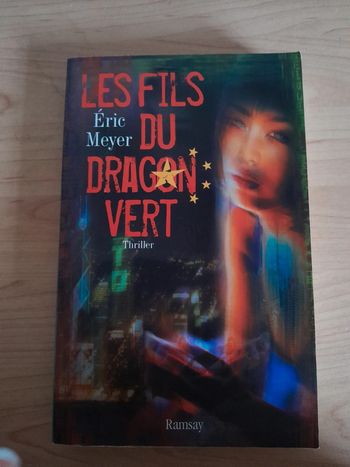 Livre les fils du dragon vert