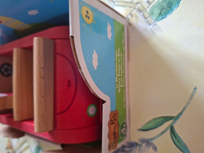 Peppa pig voiture rouge en bois - photo numéro 7
