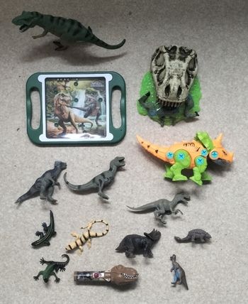 Lot dinosaures
