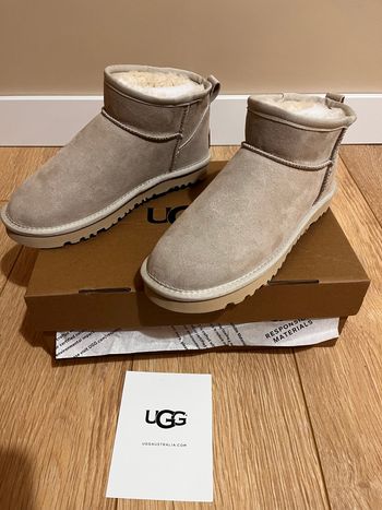 🟤 UGG originales – Taille 39 – Beige – Neuves