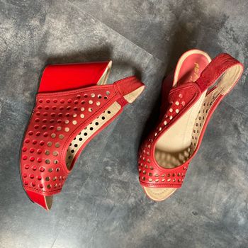 Nu pieds compensés 38 kennethcole réaction