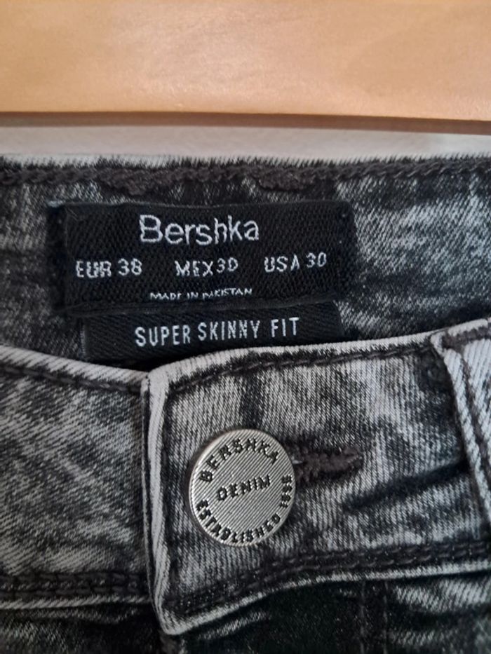 Jeans super skinny fit bershka S / 36 gris Parfait état - photo numéro 2