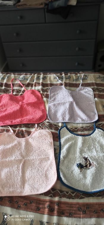 Bavoirs et cape de bain