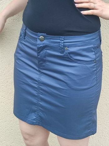 Jupe en simili cuir taille 38