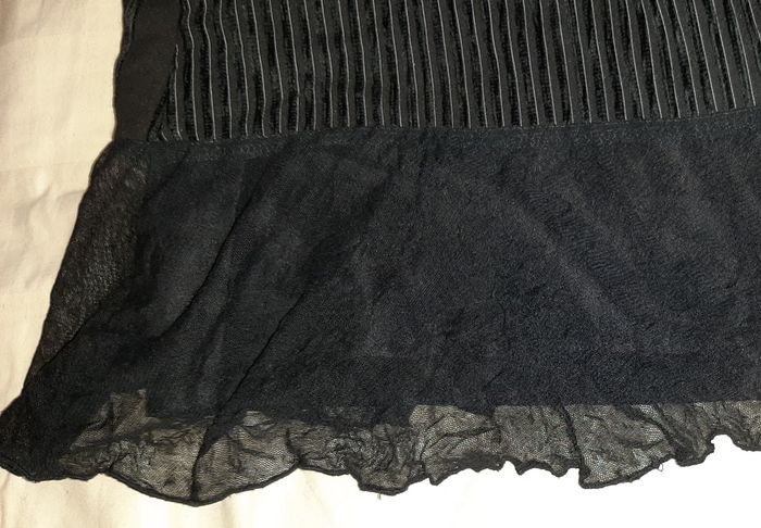 Robe noire bretelle façon cache coeur - photo numéro 8