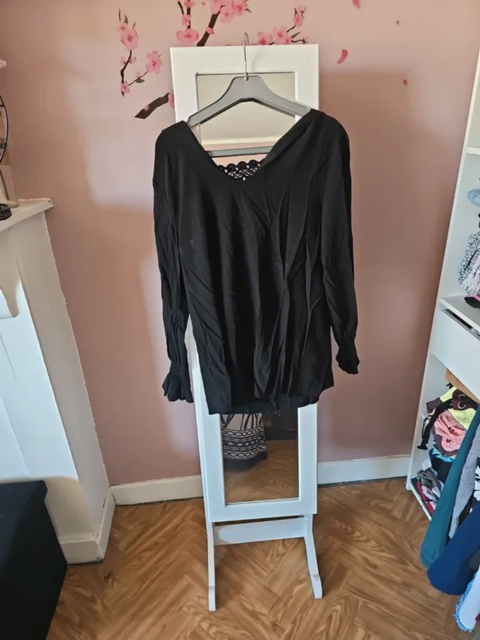 Blouse noire dos ouvert t44 curve