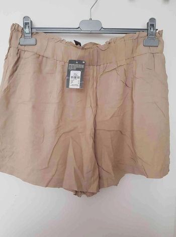 Short viscose  taille 44  neuf