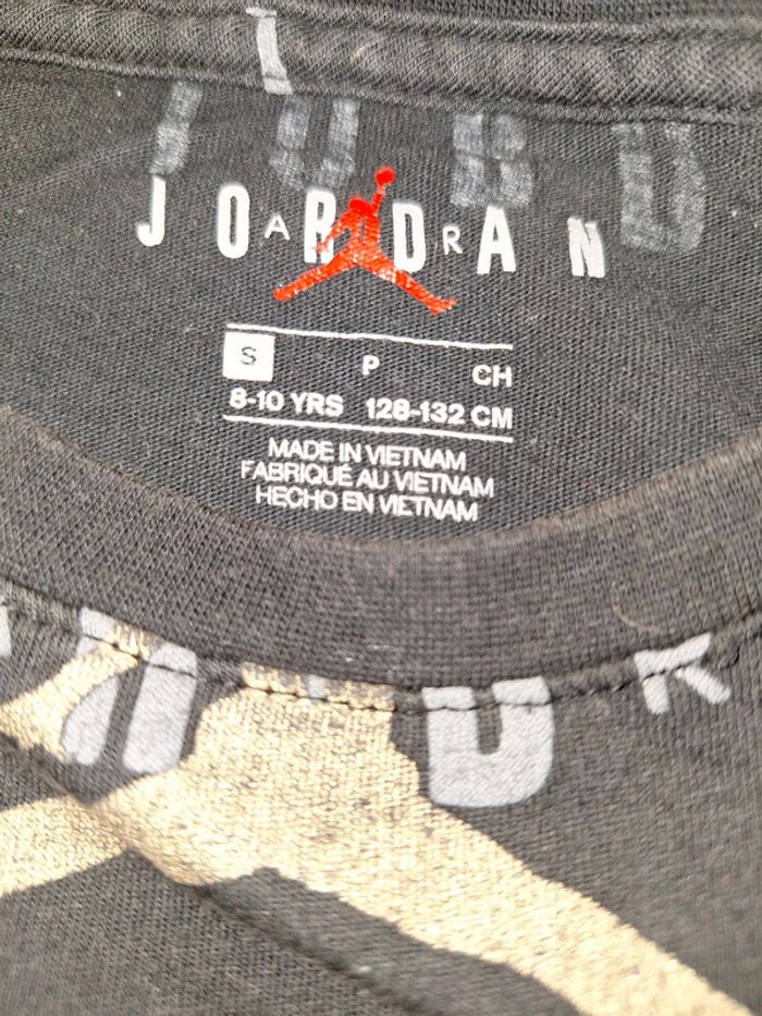 Tee shirt garçon Jordan T 8.10 ans bon etat - photo numéro 2