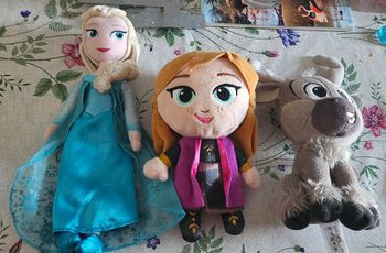 Lots de 3 peluche reine des neiges