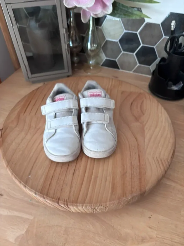 Basket Adidas blanche et fushia - P25 - photo numéro 2