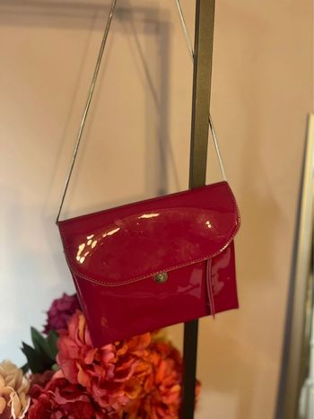 Sac bandoulière / pochette rose vernis parfois