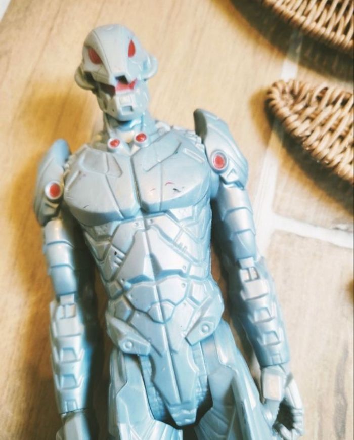 💫Ultron Avengers Marvel - Figurine de 30 cm - marque Hasbro - photo numéro 2