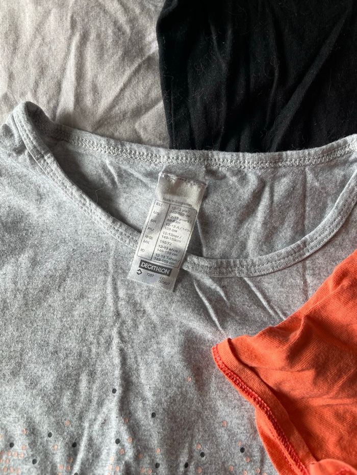 Lot t-shirt fille 12 ans - photo numéro 2