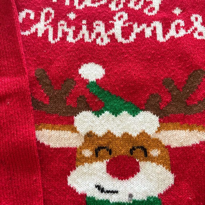 Vends pull de Noël sans marque 6-8 ans très bon état - photo numéro 2