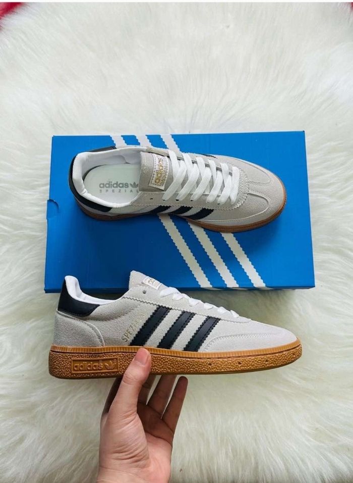 37 adidas