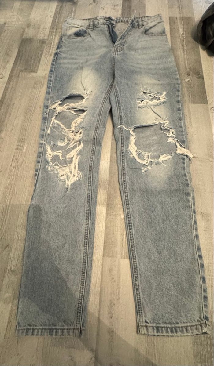 Jean large troué - photo numéro 2