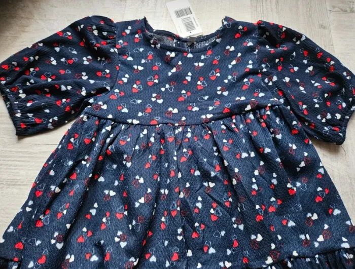 Robe motifs cœur neuve 8 ans - photo numéro 3