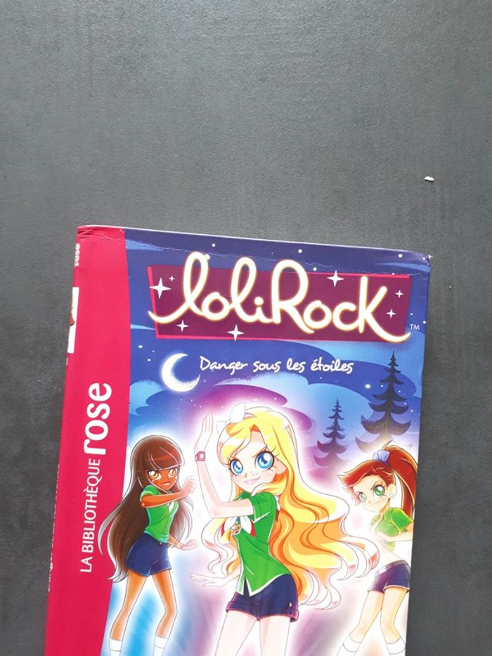 Livre bibliothèque rose LoliRock tome 13 Danger sous les étoiles - photo numéro 2