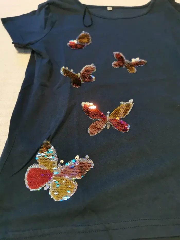 T-shirt fille avec papillon - photo numéro 2