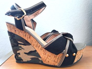 CHAUSSURES A TALONS COMPENSES LIEGE - MILITAIRE - POINT.39 - CASSIS