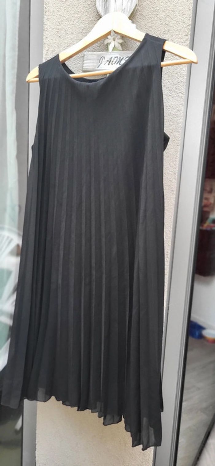 Robe noire légère