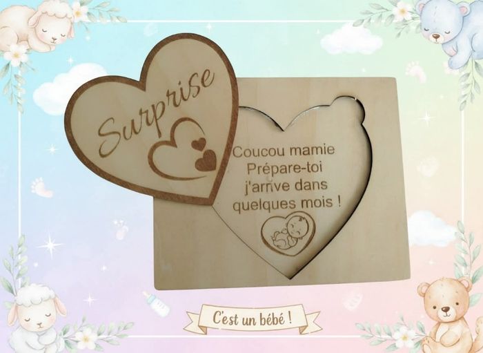 Annonce Grossesse – "Surprise" en Bois Gravé