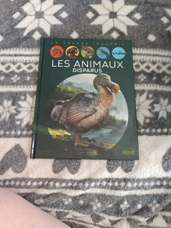 Livre les animaux disparus très bon état