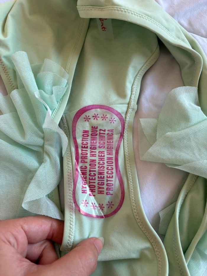Bas de maillot de bain vert pale anis volant tulles Penti taille XL/42 neuf - photo numéro 3