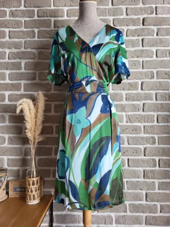 Magnifique robe satinée neuve Marie Méro