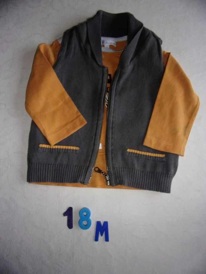 Lot T.Shirt + gilet + pantalon + Blouson garçon 18 mois - photo numéro 2