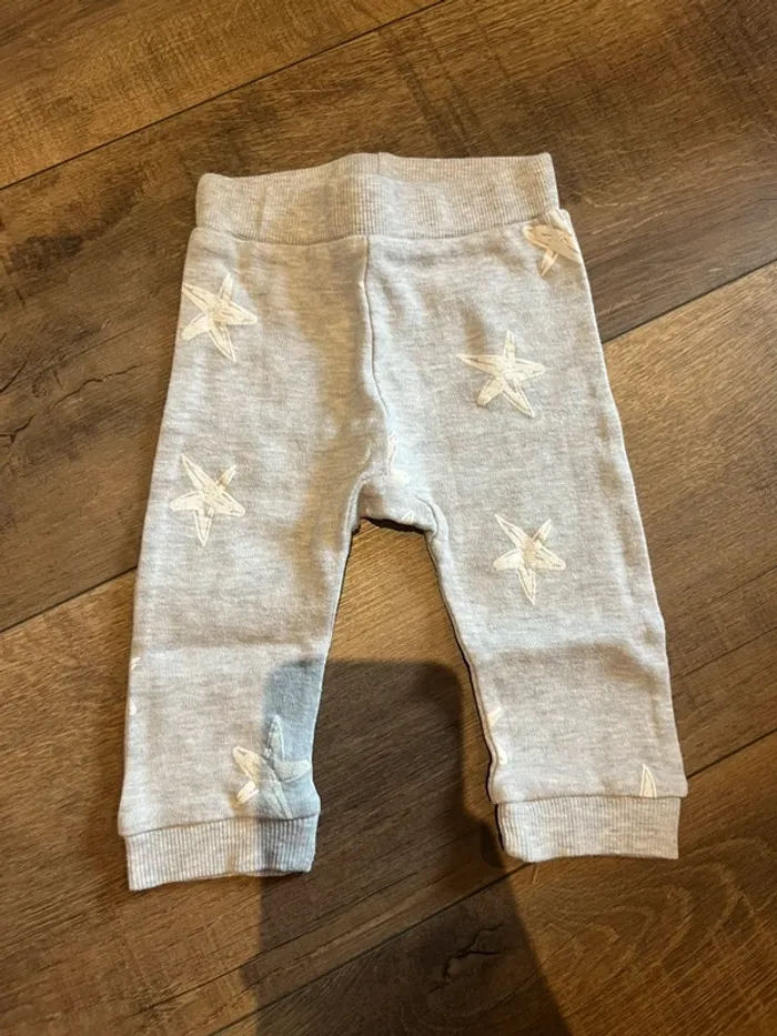 Pantalon gris étoile blanche 3 mois