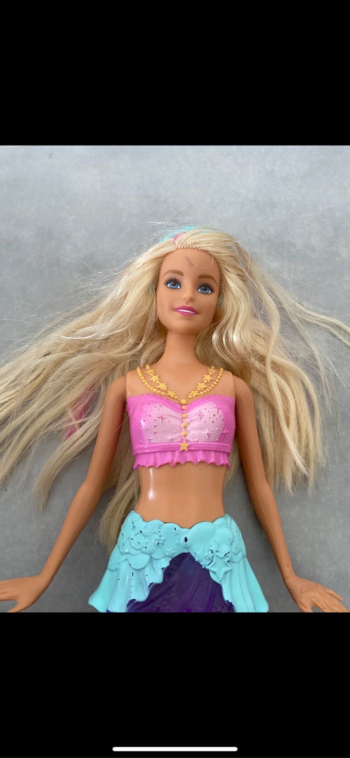 Poupée Barbie sirène lumineuse - photo numéro 4
