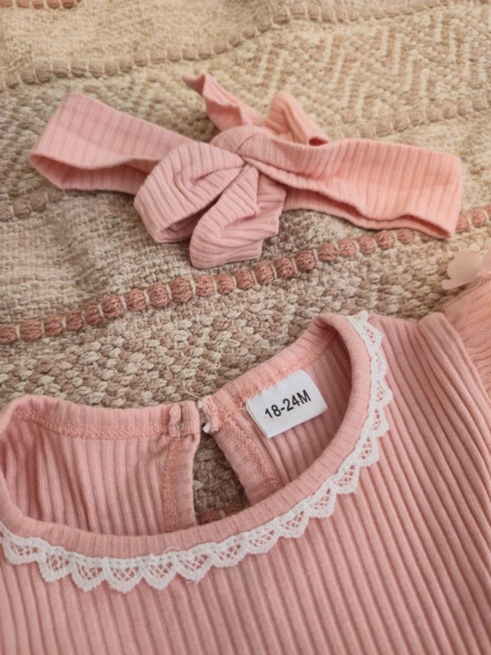 Robe rose papillons tulle et dentelle neuve 18-24 mois - photo numéro 2