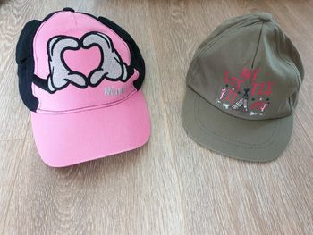 Lots de deux casquettes
